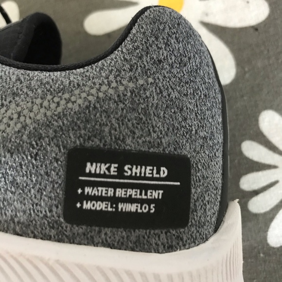 Nike Shoes - Nike Shield Windflo 5